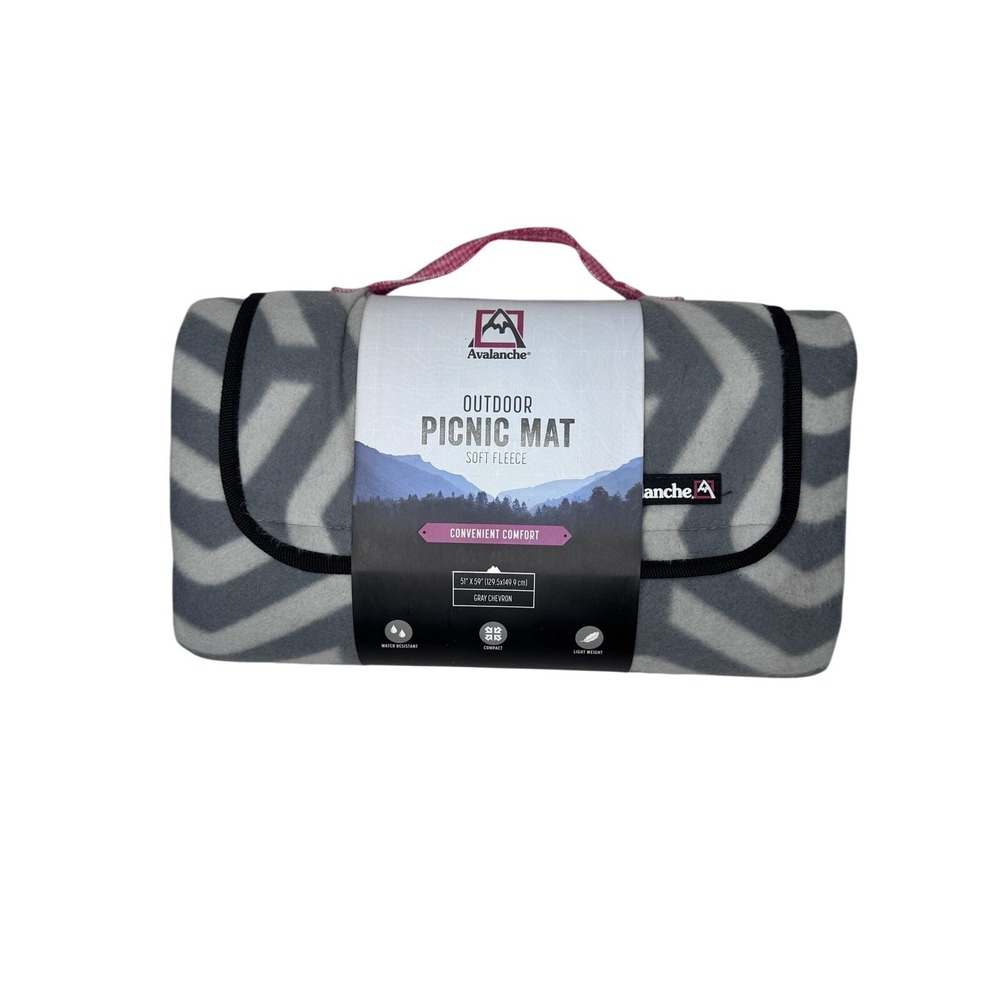 51 x 59 Avalanche Outdoor Picnic Mat NWT Gray Chevron Fleece Water Resistant